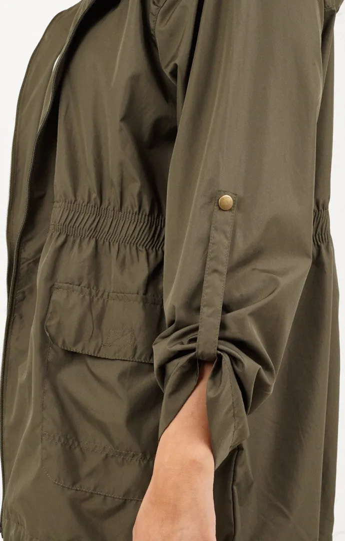 LIGHTWEIGHT ROLL UP SLEEVE HOODED MAC